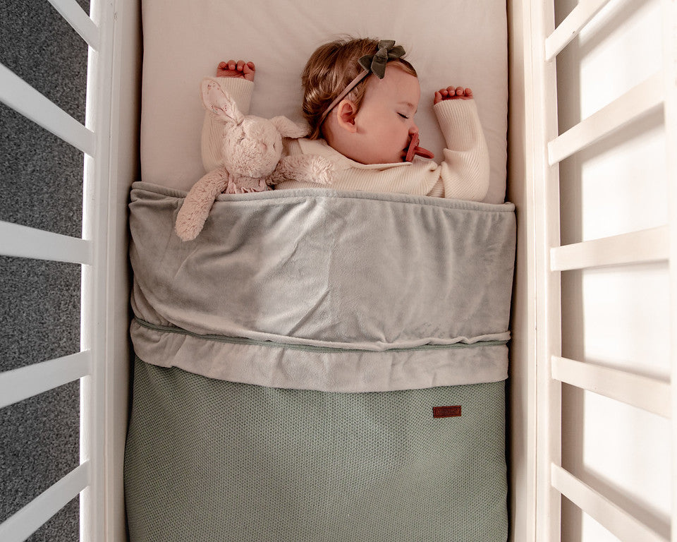 HE-CP-R-Elves-Red-3-36 - HE-CP-R-Elves-Red-3-36-7.png